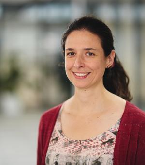 Head and shoulders photo of Natalie Quinn